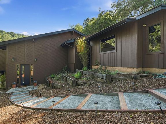 4th image of 101 Ravinia Way