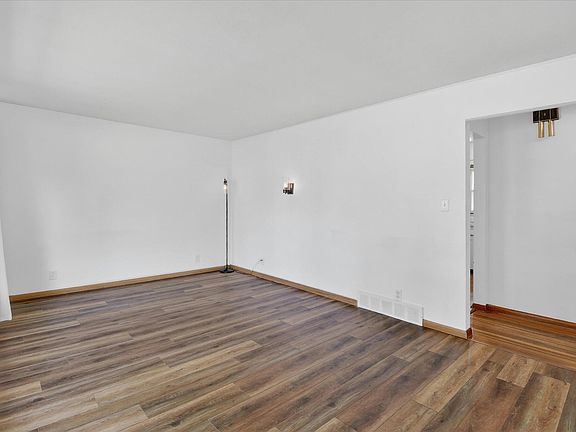 4th image of 908 S Bauch Ave