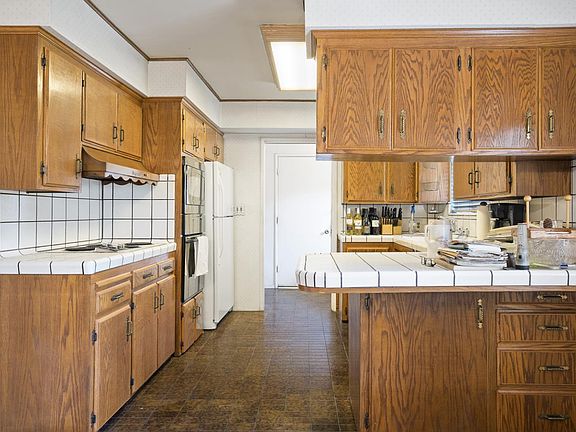 3rd image of 9742 E Belmont Ave