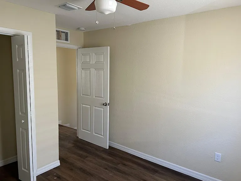 371 Banyan Ave — Photo 16