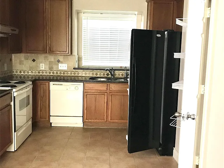 14434 Summer Garden Dr — Photo 7