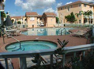 7090 NW 177th St, Hialeah, FL 33015