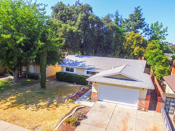 3rd image of 221 San Fernando Ave