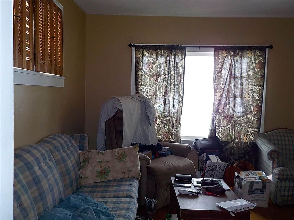 112 W Railroad, Caspian, MI 49915 Zillow