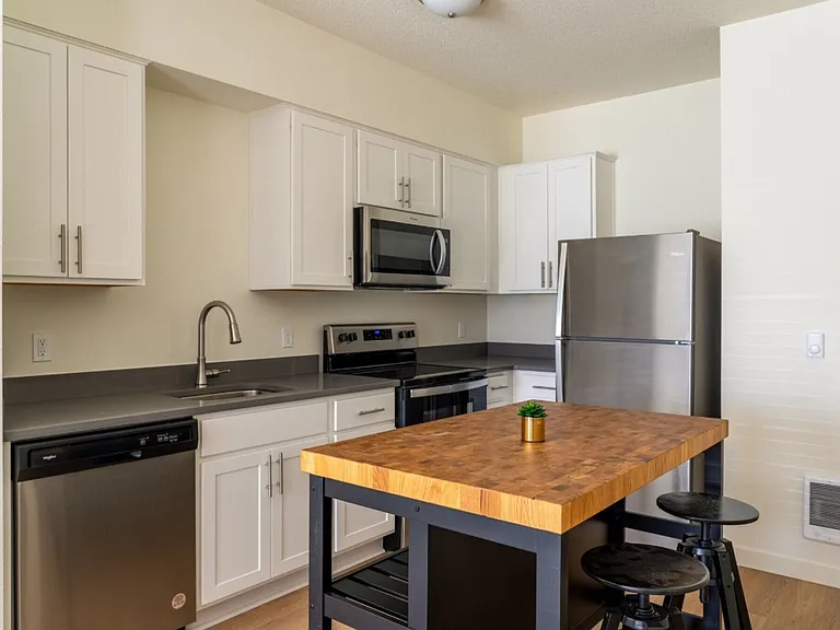 22025 NE HALSEY ST. — Photo 30