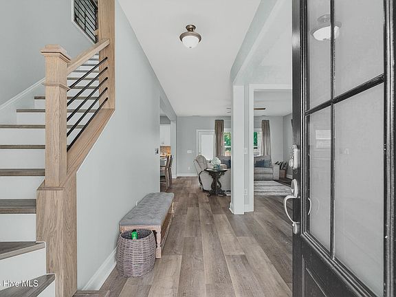5th image of 86 W Weatherbee Way