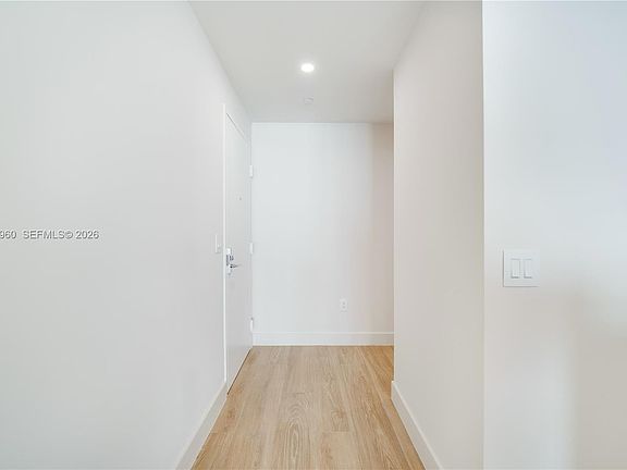 4th image of 700 NE 24th St #4203