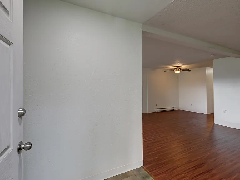 2130 S 107th St #E5 — Photo 9