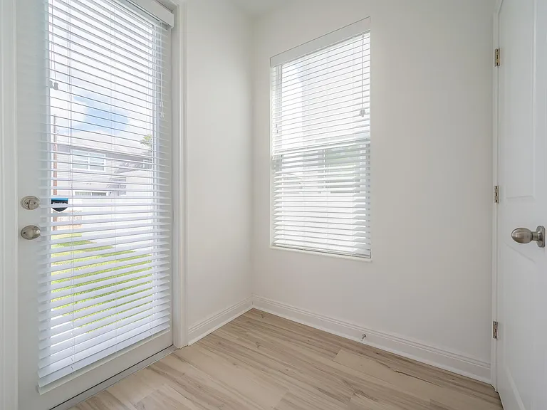 2703 W Fig St #1 — Photo 18