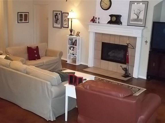 4th image of 4756 Calder Dr