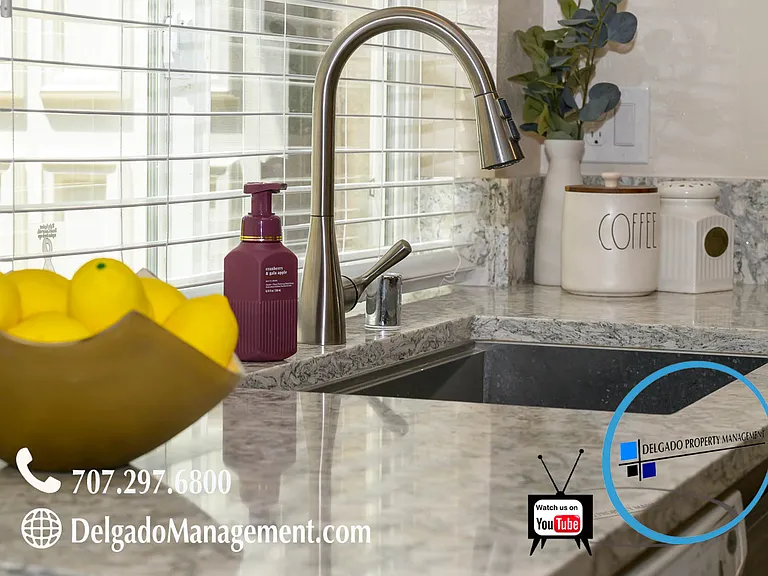 443 Greenbrier Ct — Photo 9