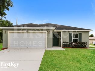 2477 SW Aberdeen St, Port Saint Lucie, FL 34953