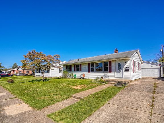 5th image of 135 Teatsworth Dr