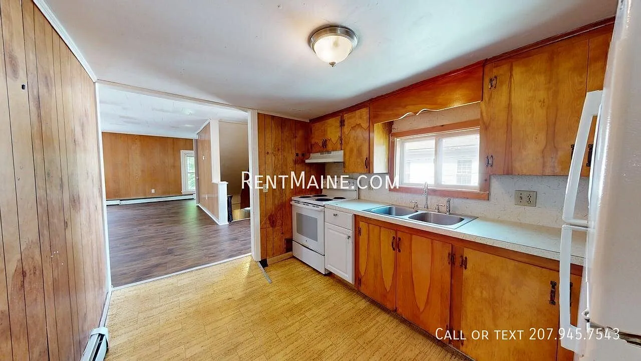 3 bed, 1196 sqft, $1,350 — Photo 2