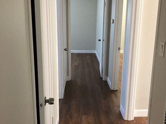 4th image of 827 Beech St