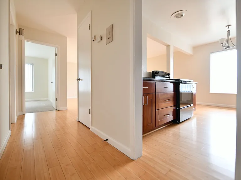 2p008 - Lake View East — Photo 27