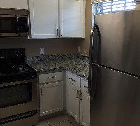 4th image of 2441 Central Park Dr
