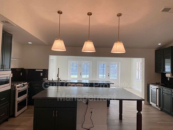 5th image of 125 Woodingham Dr