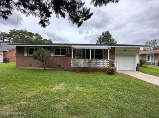 1909 Johnson St, Newport, NC 28570