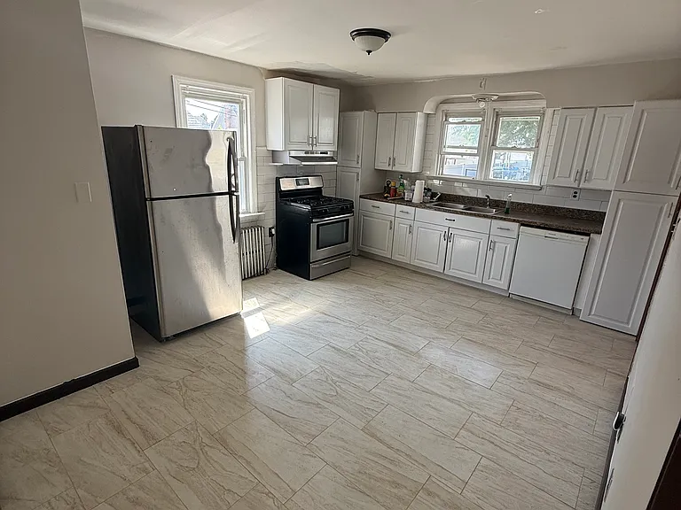 21 Howard St #1 — Photo 3