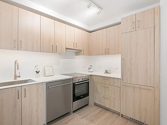 5th image of 12 Halsey St #Penthouse 201