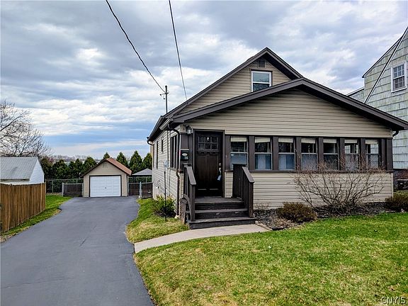 2nd image of 116 Berwick Rd N