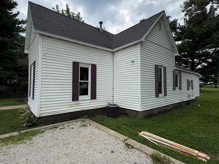 702 S Sandusky St — Photo 3