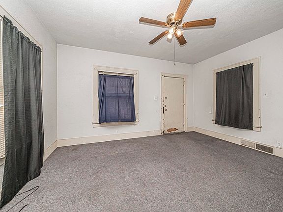 4th image of 210 W 2nd St