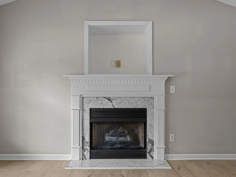 404 Foxbridge Ct — Photo 12
