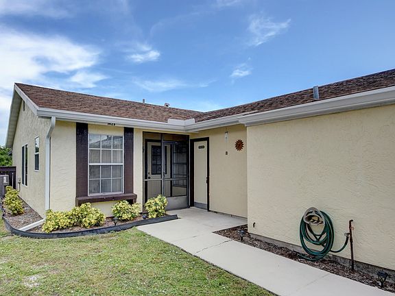 2nd image of 1425 SE Larkwood Cir
