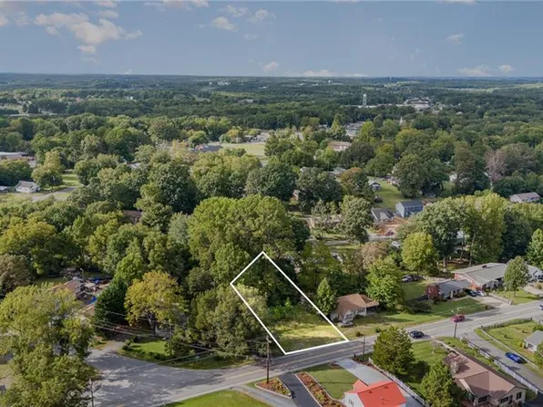 305 Old Liberty Rd, Asheboro, NC 27203