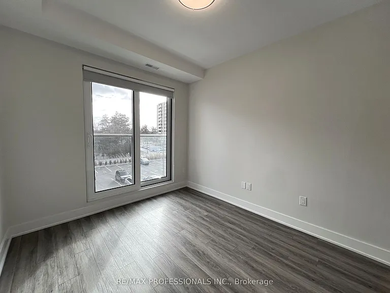 62 Dixfield Dr #102 — Photo 25