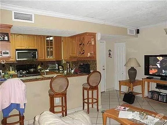 4th image of 586 NW 114th Ave APT 203