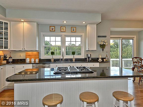 4th image of 14609 Cervantes Ave