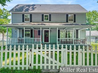 215 High St, Middleville, MI 49333