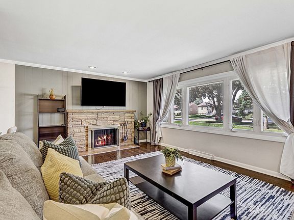 3rd image of 2023 Cedar St