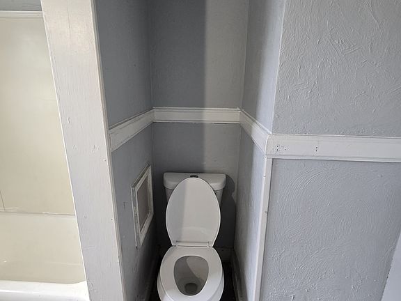 5th image of 3307 Dodson Ave