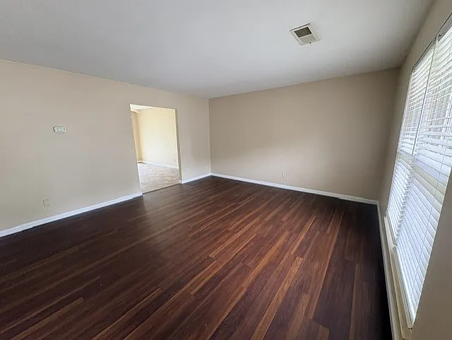 2 bed, 960 sqft, $1,095 — Photo 3