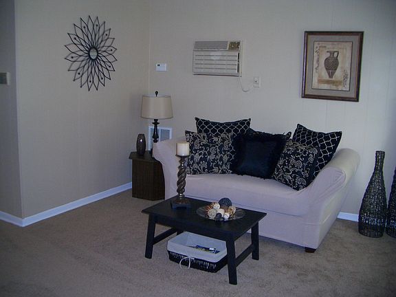 5th image of 102 Haby Dr