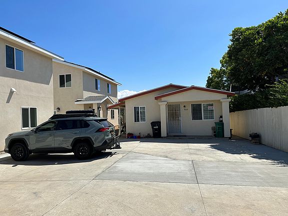 5th image of 4489 Menlo Ave