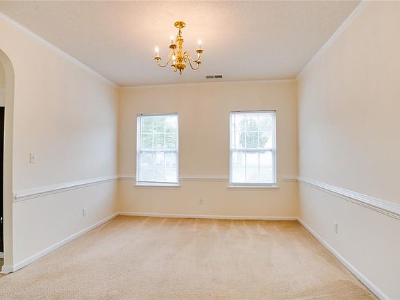 3rd image of 3002 Doncaster Dr