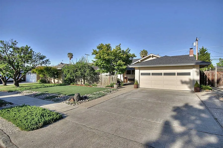 3234 Kathleen St photo 1