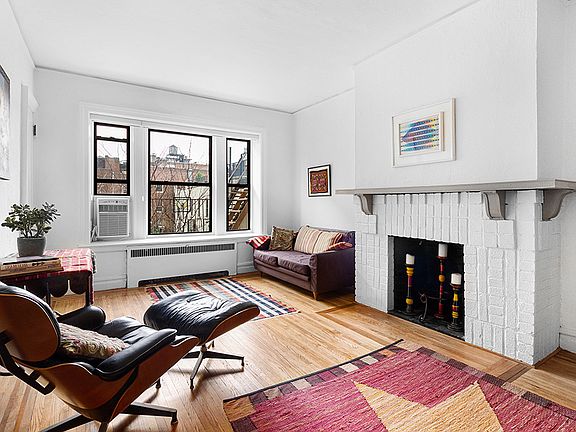 2nd image of 22 Grove St APT 4E