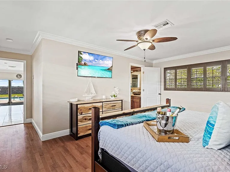 252 Bayshore Dr — Photo 10