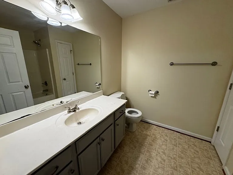 1810 Broadway St #112 — Photo 12