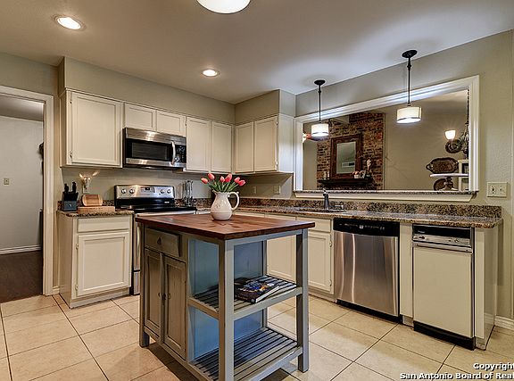 5th image of 13738 Castle Grove Dr