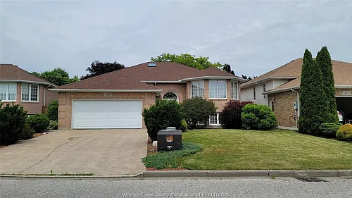 138 Hampton Cres Photo 1