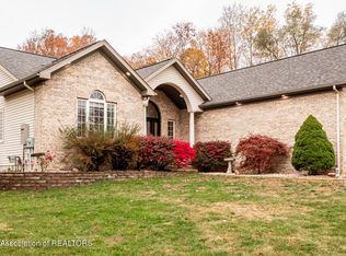 713 N Waverly Rd, Dimondale, MI 48821