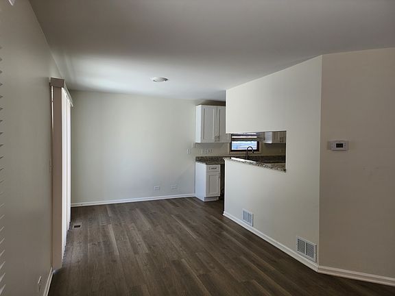 5th image of 1105 Monroe Ave