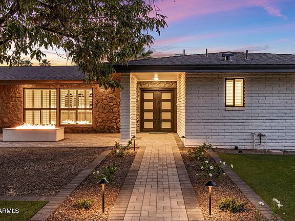 2nd image of 920 W Gleneagles Drive